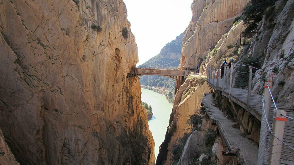 puente del Caminito del Rey y el pantano de El Chorro